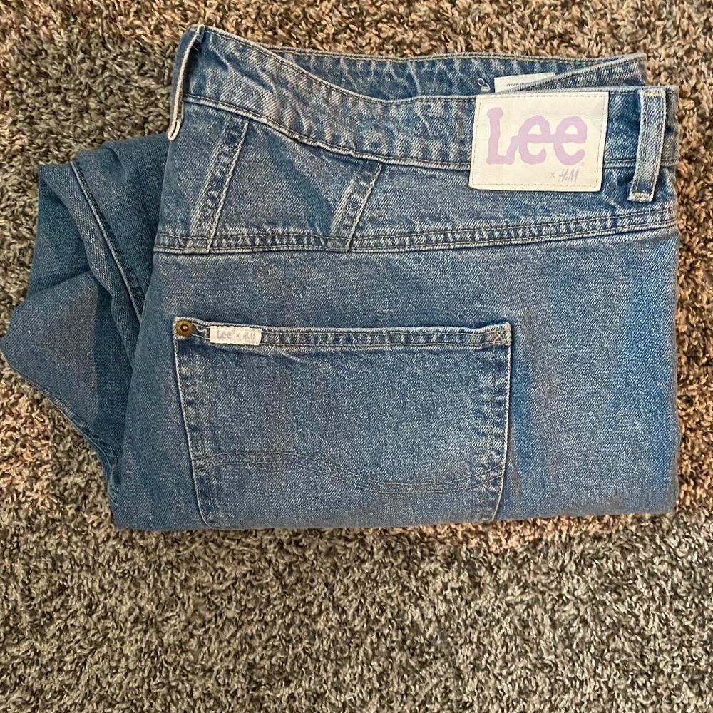 Lee x H&M plus size mom jeans size 22